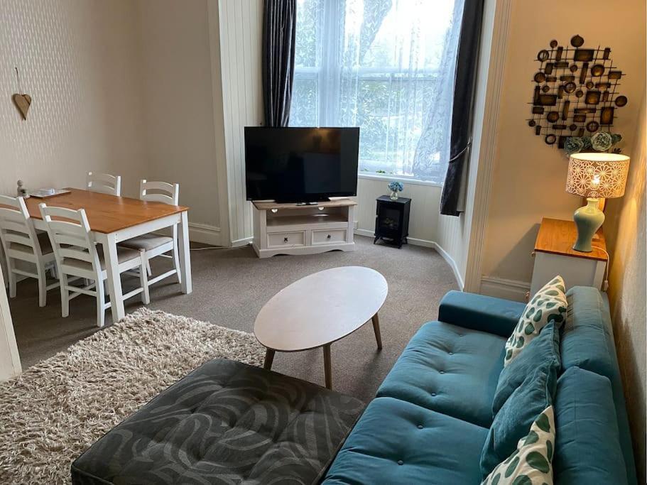 Spacious 1 Bedroom Apartment Near Seafront Penzance Exterior photo