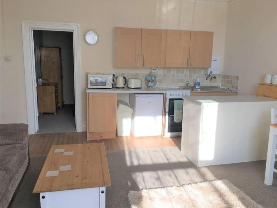 Spacious 1 Bedroom Apartment Near Seafront Penzance Exterior photo