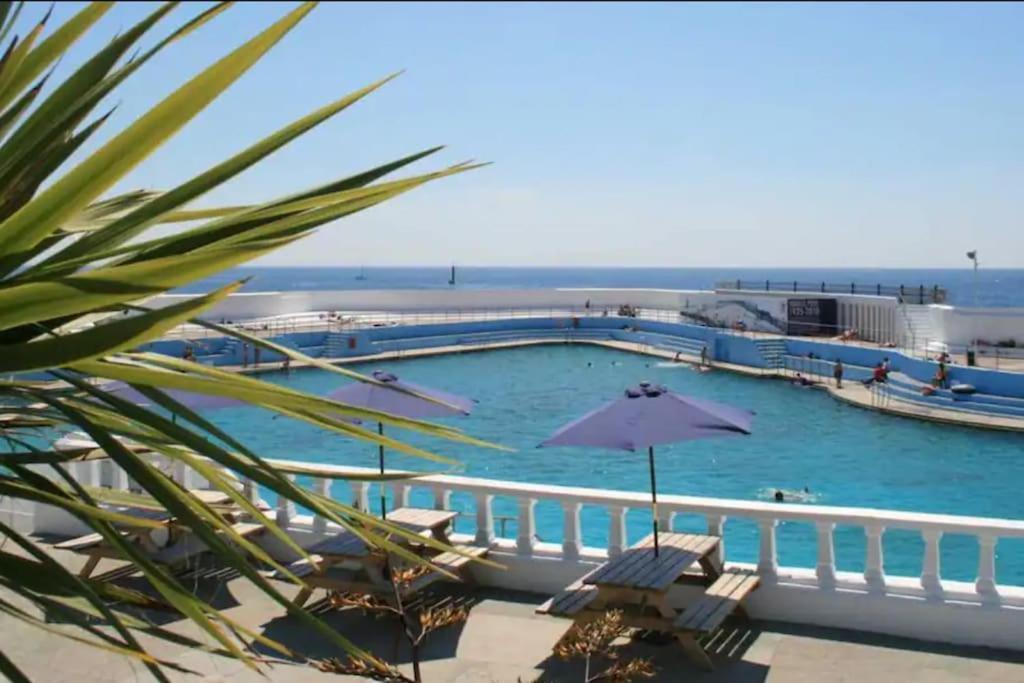 Spacious 1 Bedroom Apartment Near Seafront Penzance Exterior photo